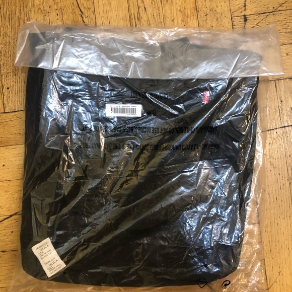 Supreme Canvas Tote Black FW20 - Picture 4 of 5